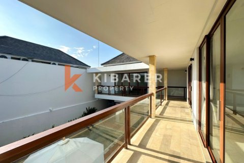 4 bedrooms Villa in Tibubeneng, Badung, Indonesia No. 13224 18