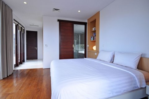 3 bedrooms Villa in South Kuta, Badung, Indonesia No. 1135 11