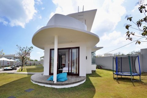 3 bedrooms Villa in South Kuta, Badung, Indonesia No. 1135 21