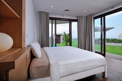 3 bedrooms Villa in South Kuta, Badung, Indonesia No. 1135 8