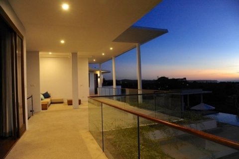 3 bedrooms Villa in South Kuta, Badung, Indonesia No. 1135 2