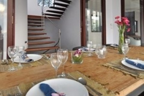 3 bedrooms Villa in South Kuta, Badung, Indonesia No. 1135 4