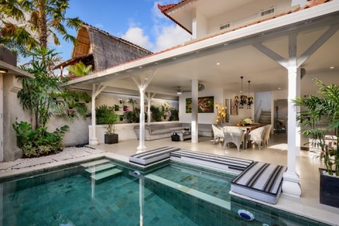 Вилла с 4 спальнями в Seminyak, Бадунг, Индонезия № 1131