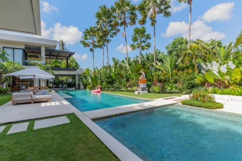 5 bedrooms Villa in Canggu, Badung, Indonesia No. 8098 5