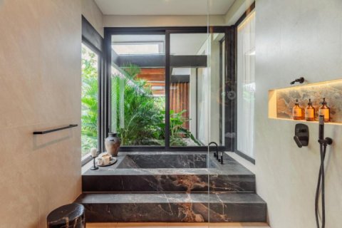 5 bedrooms Villa in Canggu, Badung, Indonesia No. 8098 17