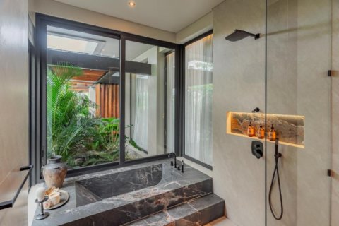 5 bedrooms Villa in Canggu, Badung, Indonesia No. 8098 16