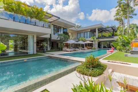 5 bedrooms Villa in Canggu, Badung, Indonesia No. 8098 2