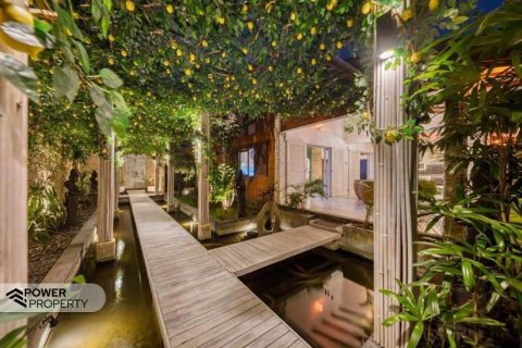 Вилла с 6 спальнями в Canggu, Бадунг, Индонезия № 8103 24