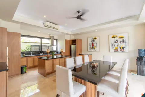 3 bedrooms Villa in Jimbaran, Badung, Indonesia No. 10216 6
