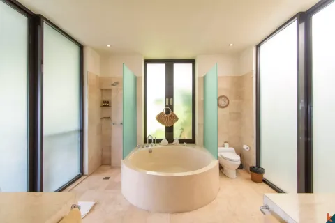 4 bedrooms Villa in Jimbaran, Badung, Indonesia No. 10215 17