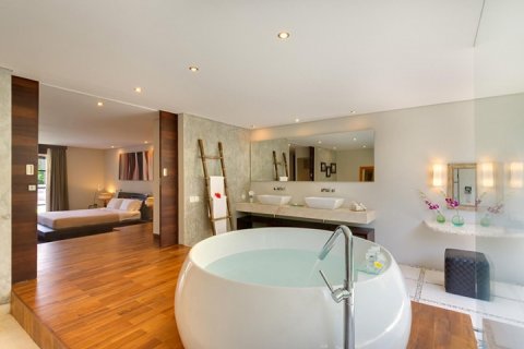 2 bedrooms Villa in Seminyak, Badung, Indonesia No. 1063 7