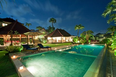 4 bedrooms Villa in Canggu, Badung, Indonesia No. 1061 4