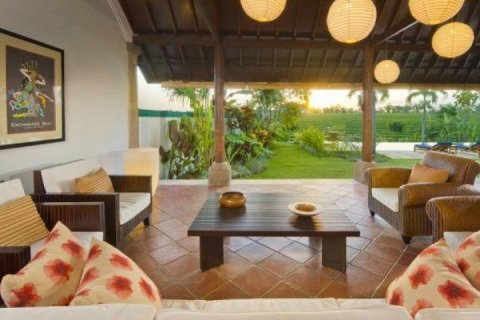 4 bedrooms Villa in Canggu, Badung, Indonesia No. 1061 19