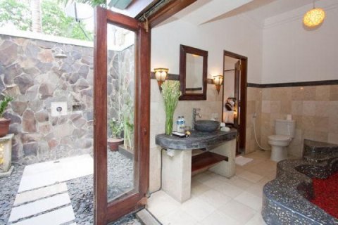 4 bedrooms Villa in Canggu, Badung, Indonesia No. 1061 24