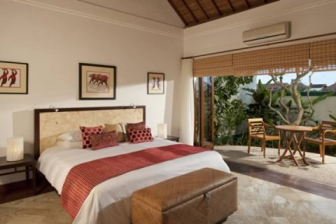 4 bedrooms Villa in Canggu, Badung, Indonesia No. 1061 14