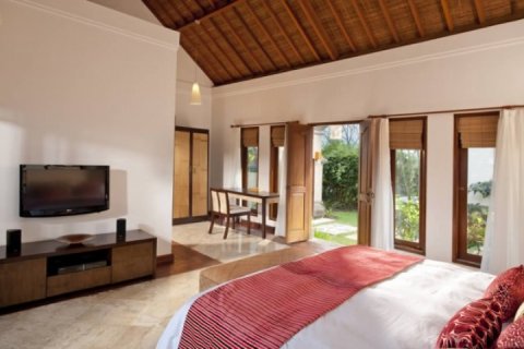 4 bedrooms Villa in Canggu, Badung, Indonesia No. 1061 13