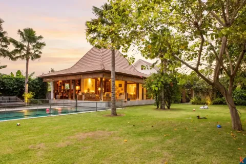 4 bedrooms Villa in Badung, Indonesia No. 10155