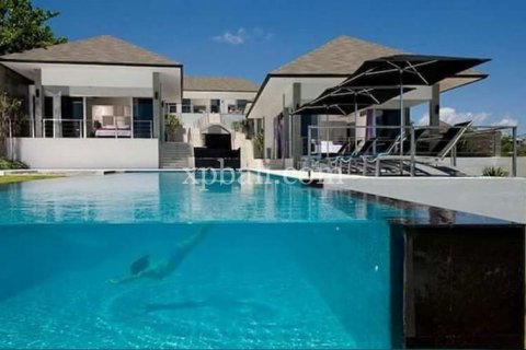 4 bedrooms Villa in South Kuta, Badung, Indonesia No. 7843 6