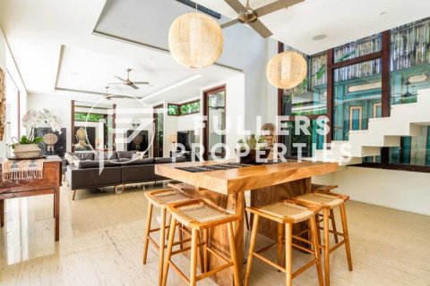 Вилла 800м2 в Seminyak, Бадунг, Индонезия № 13665 6