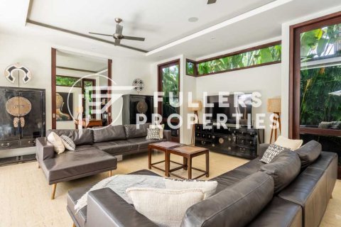 Вилла 800м2 в Seminyak, Бадунг, Индонезия № 13665 4