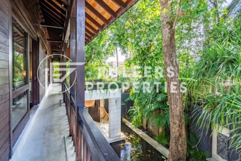Вилла 800м2 в Seminyak, Бадунг, Индонезия № 13665 13