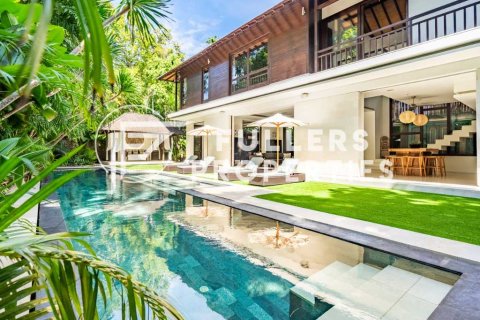 Вилла 800м2 в Seminyak, Бадунг, Индонезия № 13665 8