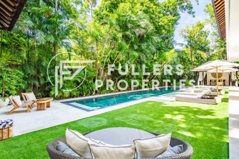 Вилла 800м2 в Seminyak, Бадунг, Индонезия № 13665 10
