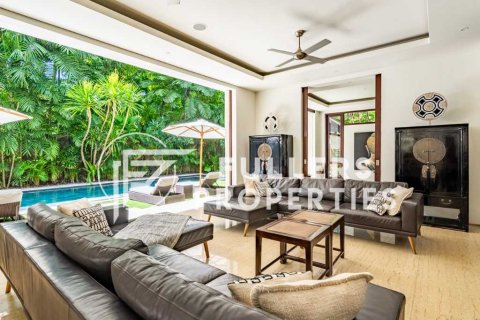 Вилла 800м2 в Seminyak, Бадунг, Индонезия № 13665 3
