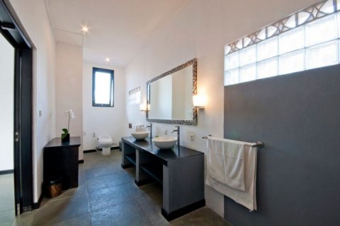 2 bedrooms Villa in Seminyak, Badung, Indonesia No. 1627 19