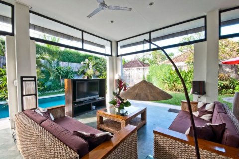 2 bedrooms Villa in Seminyak, Badung, Indonesia No. 1627 3