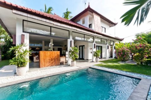 2 bedrooms Villa in Seminyak, Badung, Indonesia No. 1627 2