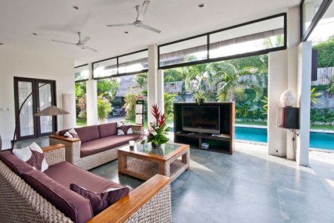 2 bedrooms Villa in Seminyak, Badung, Indonesia No. 1627 4