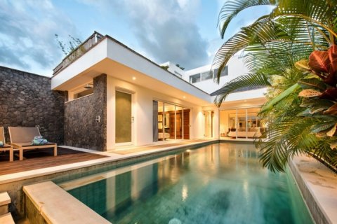 2 bedrooms Villa in Seminyak, Badung, Indonesia No. 1622 8