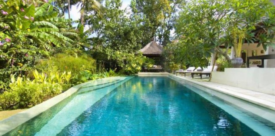 3 bedrooms Villa in Seminyak, Badung, Indonesia No. 689