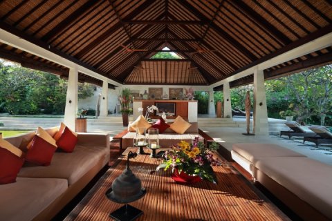 3 bedrooms Villa in Seminyak, Badung, Indonesia No. 689 7