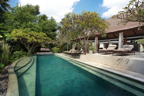 3 bedrooms Villa in Seminyak, Badung, Indonesia No. 689 4