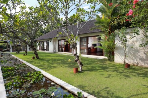 3 bedrooms Villa in Seminyak, Badung, Indonesia No. 689 5