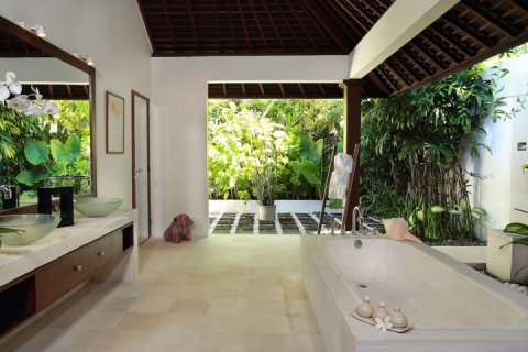 3 bedrooms Villa in Seminyak, Badung, Indonesia No. 689 14