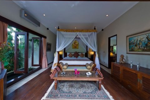 6 bedrooms Villa in Seminyak, Badung, Indonesia No. 692 9