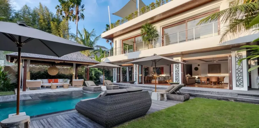 4 bedrooms Villa in Badung, Indonesia No. 10323