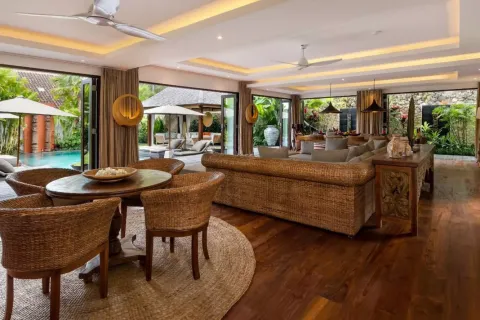 4 bedrooms Villa in Badung, Indonesia No. 10323 15
