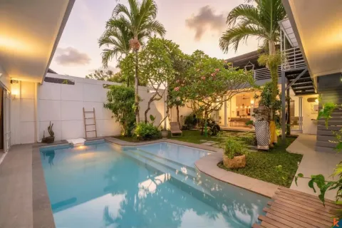 4 bedrooms Villa in Tibubeneng, Badung, Indonesia No. 10325