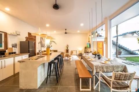 4 bedrooms Villa in Tibubeneng, Badung, Indonesia No. 10325 12