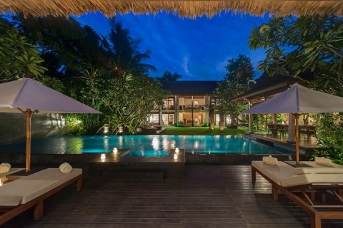 3 bedrooms Villa in Seminyak, Badung, Indonesia No. 827 7