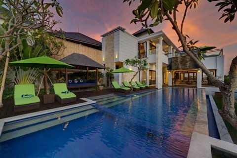 6 bedrooms Villa in Canggu, Badung, Indonesia No. 822 13