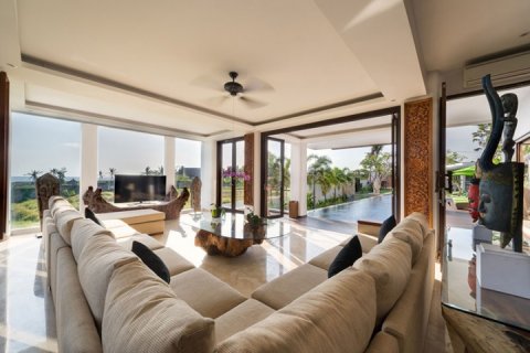 6 bedrooms Villa in Canggu, Badung, Indonesia No. 822 16