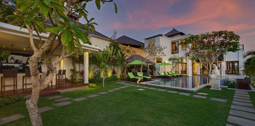 6 bedrooms Villa in Canggu, Badung, Indonesia No. 822