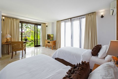 6 bedrooms Villa in Canggu, Badung, Indonesia No. 822 26