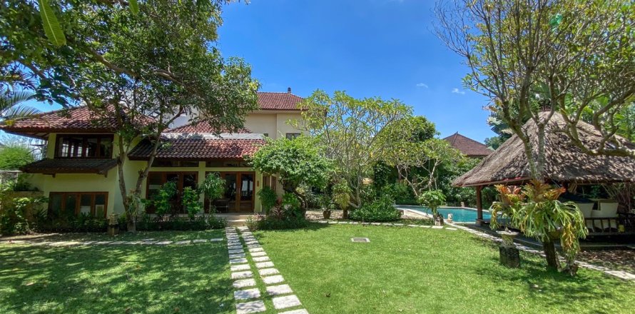 Studio Villa in Canggu, Badung, Indonesia No. 13701