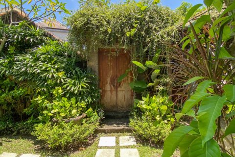 550m2 Villa in Canggu, Badung, Indonesia No. 13701 2